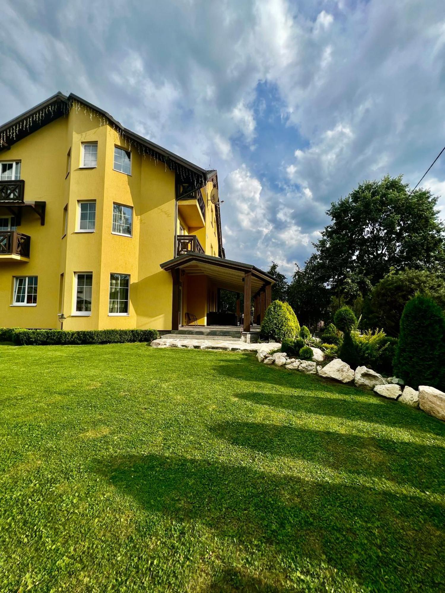 Arnica Hotel Yasinia Eksteriør billede